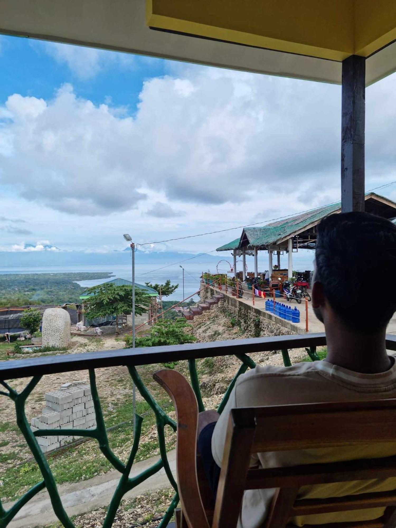 Thornton'S Sea View Cafe & Guesthouse Siquijor Exterior photo